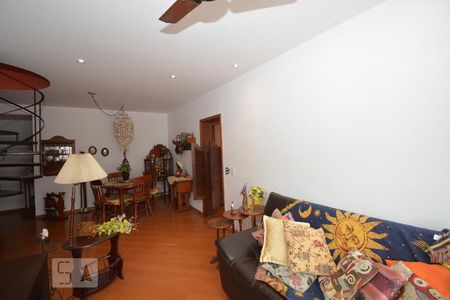 Apartamento à venda com 216m², 4 quartos e 2 vagasSala