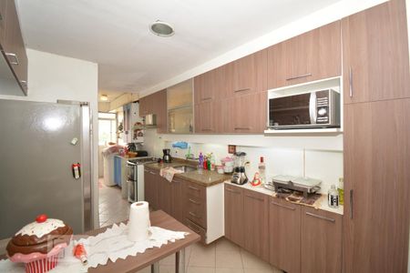 Apartamento à venda com 216m², 4 quartos e 2 vagasCozinha e Área de Serviço