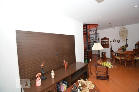 Apartamento à venda com 216m², 4 quartos e 2 vagasSala