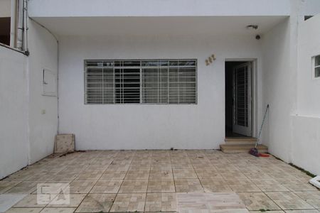 Casa para alugar com 180m², 3 quartos e 2 vagasFachada