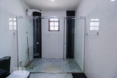 Casa à venda com 500m², 2 quartos e 1 vaga Casa à venda com 500m², 2 quartos e 1 vagaBanheiro da Suíte 1