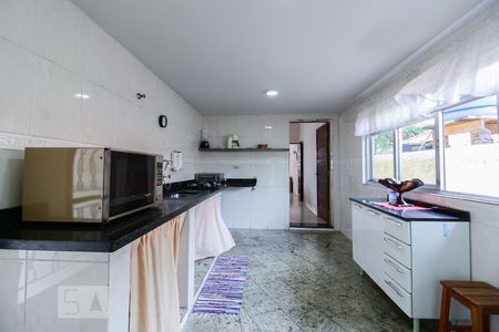 Casa à venda com 500m², 2 quartos e 1 vaga Casa à venda com 500m², 2 quartos e 1 vagaCozinha