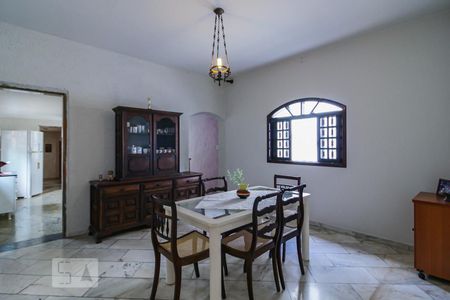 Casa à venda com 500m², 2 quartos e 1 vaga Casa à venda com 500m², 2 quartos e 1 vagaSala de Jantar