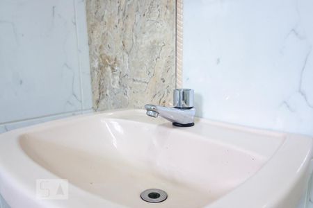 Casa à venda com 500m², 2 quartos e 1 vaga Casa à venda com 500m², 2 quartos e 1 vagaDetalhe Banheiro da Suíte 2