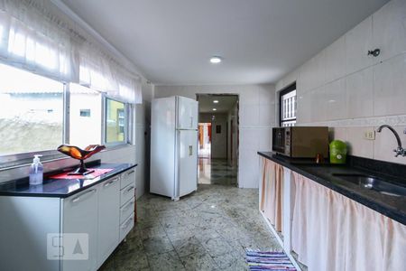Casa à venda com 500m², 2 quartos e 1 vaga Casa à venda com 500m², 2 quartos e 1 vagaCozinha