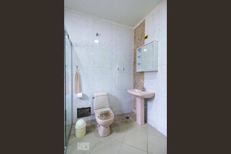 Casa à venda com 500m², 2 quartos e 1 vaga Casa à venda com 500m², 2 quartos e 1 vagaBanheiro da Suíte 2