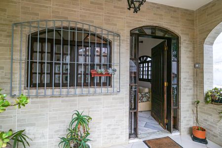 Casa à venda com 500m², 2 quartos e 1 vaga Casa à venda com 500m², 2 quartos e 1 vagaEntrada