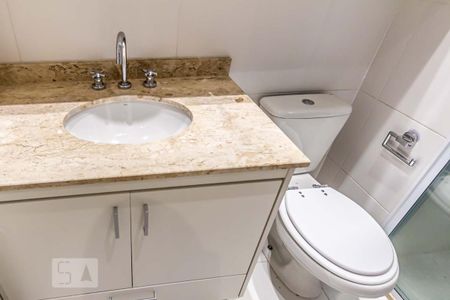 Banheiro de kitnet/studio para alugar com 1 quarto, 55m² em Campos Elíseos, São Paulo