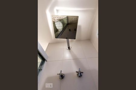 Banheiro de kitnet/studio para alugar com 1 quarto, 55m² em Campos Elíseos, São Paulo