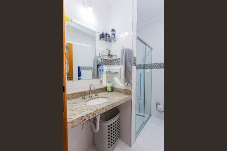 Casa à venda com 223m², 3 quartos e 4 vagasBanheiro suite 2