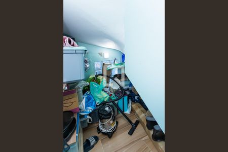 Deposito / escada de casa à venda com 3 quartos, 223m² em Vila Roque, São Paulo