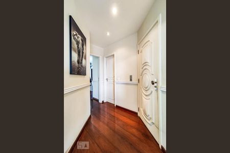 Hall de apartamento para alugar com 3 quartos, 232m² em Vila Suzana, São Paulo