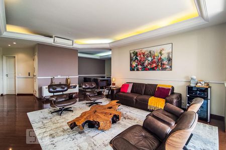 Sala de apartamento para alugar com 3 quartos, 232m² em Vila Suzana, São Paulo