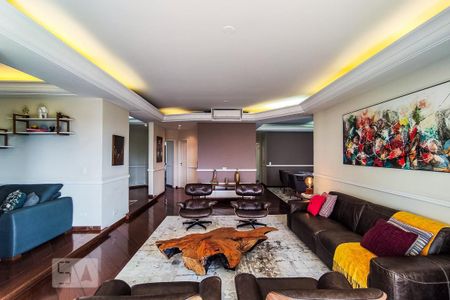 Sala de apartamento para alugar com 3 quartos, 232m² em Vila Suzana, São Paulo