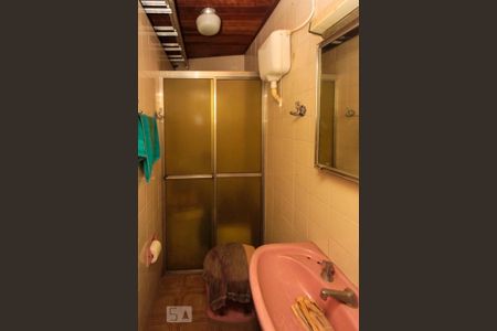 Casa à venda com 304m², 3 quartos e 3 vagasBanheiro de Serviço