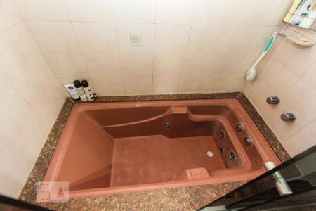 Casa à venda com 304m², 3 quartos e 3 vagasBanheiro da Suite