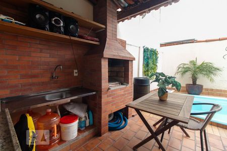 Casa à venda com 247m², 3 quartos e 5 vagasChurrasqueira