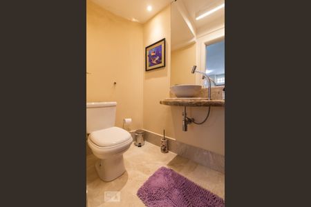 Casa à venda com 247m², 3 quartos e 5 vagasLavabo