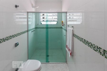 Casa à venda com 250m², 3 quartos e 2 vagas Casa à venda com 250m², 3 quartos e 2 vagasBanheiro da Suite