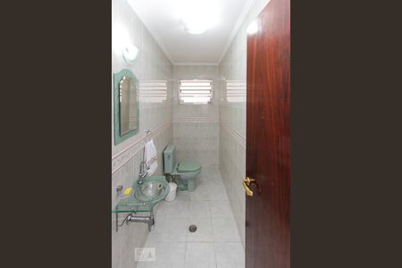 Casa à venda com 250m², 3 quartos e 2 vagas Casa à venda com 250m², 3 quartos e 2 vagasLavabo