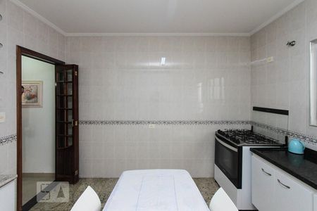 Casa à venda com 250m², 3 quartos e 2 vagas Casa à venda com 250m², 3 quartos e 2 vagasCozinha