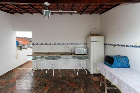 Casa à venda com 250m², 3 quartos e 2 vagas Casa à venda com 250m², 3 quartos e 2 vagasTerraço