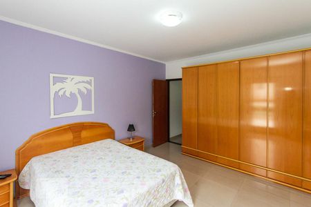 Casa à venda com 250m², 3 quartos e 2 vagas Casa à venda com 250m², 3 quartos e 2 vagasÁrea de Serviço