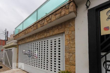 Casa à venda com 250m², 3 quartos e 2 vagas Casa à venda com 250m², 3 quartos e 2 vagasFachada