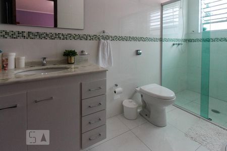 Casa à venda com 250m², 3 quartos e 2 vagas Casa à venda com 250m², 3 quartos e 2 vagasBanheiro da Suite