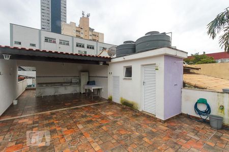 Casa à venda com 250m², 3 quartos e 2 vagas Casa à venda com 250m², 3 quartos e 2 vagasTerraço