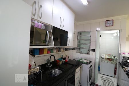 Cozinha de apartamento para alugar com 2 quartos, 65m² em Jardim Guairaca, São Paulo