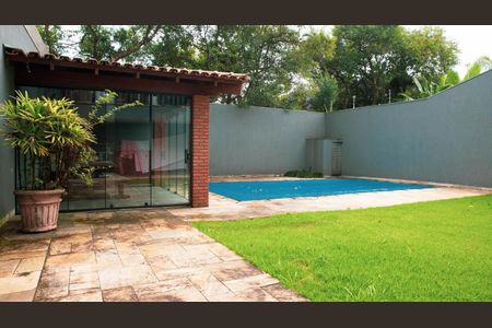 Casa à venda com 280m², 3 quartos e 6 vagasQuintal