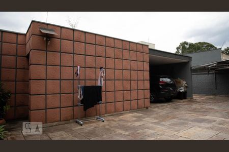 Casa à venda com 280m², 3 quartos e 6 vagasFachada