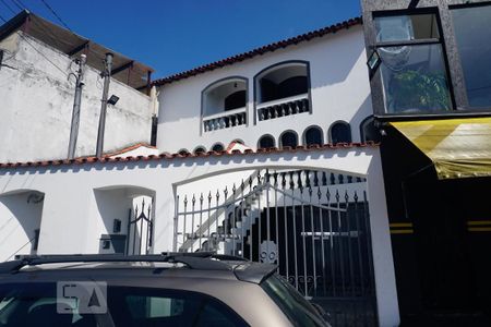 Casa para alugar com 210m², 3 quartos e 4 vagasFachada