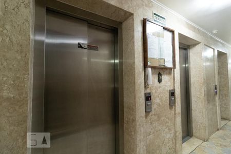 Apartamento para alugar com 93m², 4 quartos e sem vagaElevador