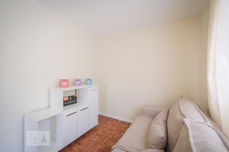 Sala de casa de condomínio para alugar com 3 quartos, 75m² em Capão Raso, Curitiba