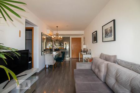 Sala de apartamento à venda com 2 quartos, 66m² em Passo da Areia, Porto Alegre