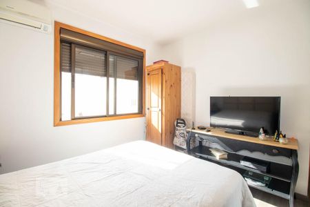 Suíte de apartamento à venda com 2 quartos, 66m² em Passo da Areia, Porto Alegre