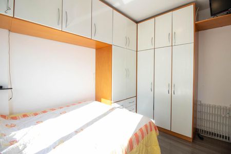 Quarto de apartamento à venda com 2 quartos, 66m² em Passo da Areia, Porto Alegre