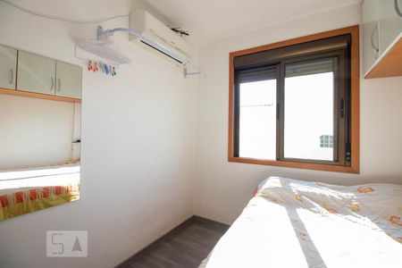 Quarto de apartamento à venda com 2 quartos, 66m² em Passo da Areia, Porto Alegre