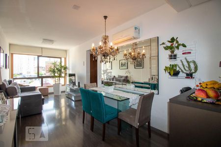 Sala de apartamento à venda com 2 quartos, 66m² em Passo da Areia, Porto Alegre