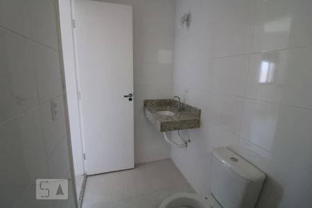 Banheiro de apartamento para alugar com 1 quarto, 28m² em Vila Bela, São Paulo