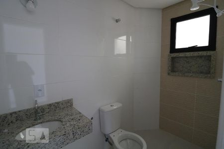 Banheiro de apartamento para alugar com 1 quarto, 28m² em Vila Bela, São Paulo