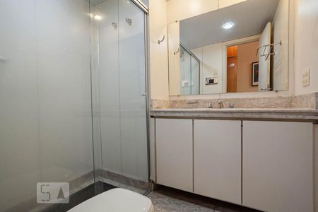 Apartamento para alugar com 42m², 1 quarto e sem vaga Apartamento para alugar com 42m², 1 quarto e sem vagaBanheiro da suíte