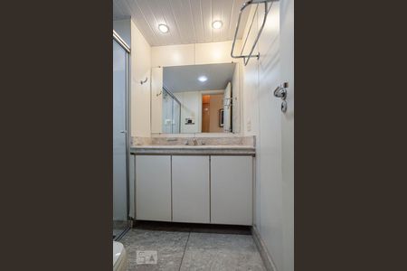 Apartamento para alugar com 42m², 1 quarto e sem vaga Apartamento para alugar com 42m², 1 quarto e sem vagaBanheiro da suíte