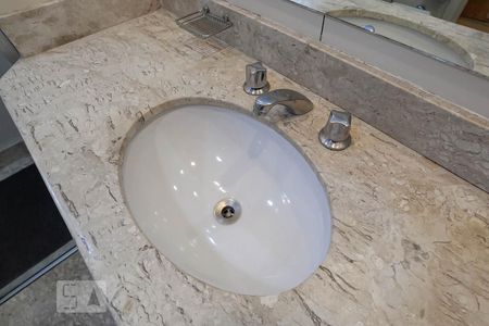 Apartamento para alugar com 42m², 1 quarto e sem vaga Apartamento para alugar com 42m², 1 quarto e sem vagaBanheiro da suíte