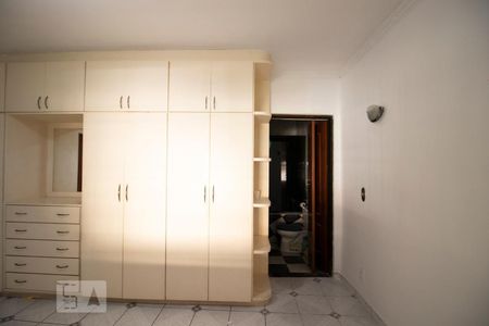 Quarto 1 de casa para alugar com 4 quartos, 420m² em Vila Roque, São Paulo