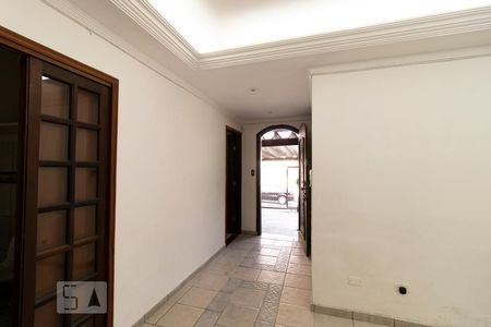 Sala de Estar / Corredor de casa para alugar com 4 quartos, 420m² em Vila Roque, São Paulo