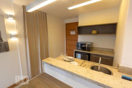 Apartamento para alugar com 36m², 1 quarto e 1 vaga Apartamento para alugar com 36m², 1 quarto e 1 vagaCozinha - Armários