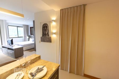 Apartamento para alugar com 36m², 1 quarto e 1 vaga Apartamento para alugar com 36m², 1 quarto e 1 vagaCozinha - Armários